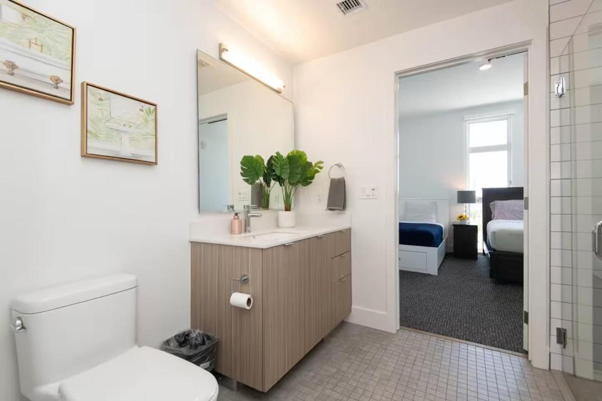 Apartment Spacious 2 Bedroom Penthouse With Patio And Amazing Views In Venice And Marina Del Rey Los Angeles