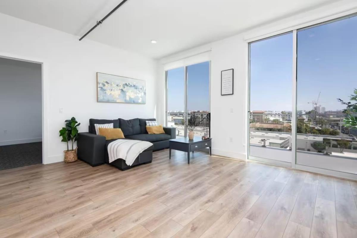 Spacious 2 Bedroom Penthouse With Patio And Amazing Views In Venice And Marina Del Rey * Los Angeles