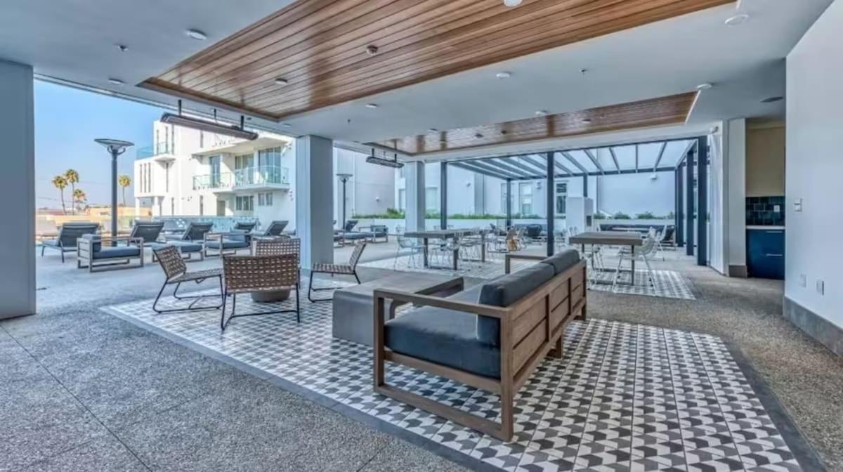 Apartment Spacious 2 Bedroom Penthouse With Patio And Amazing Views In Venice And Marina Del Rey *