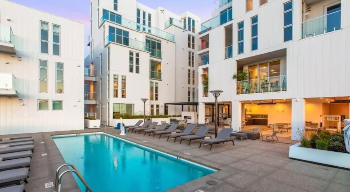 Apartment Spacious 2 Bedroom Penthouse With Patio And Amazing Views In Venice And Marina Del Rey