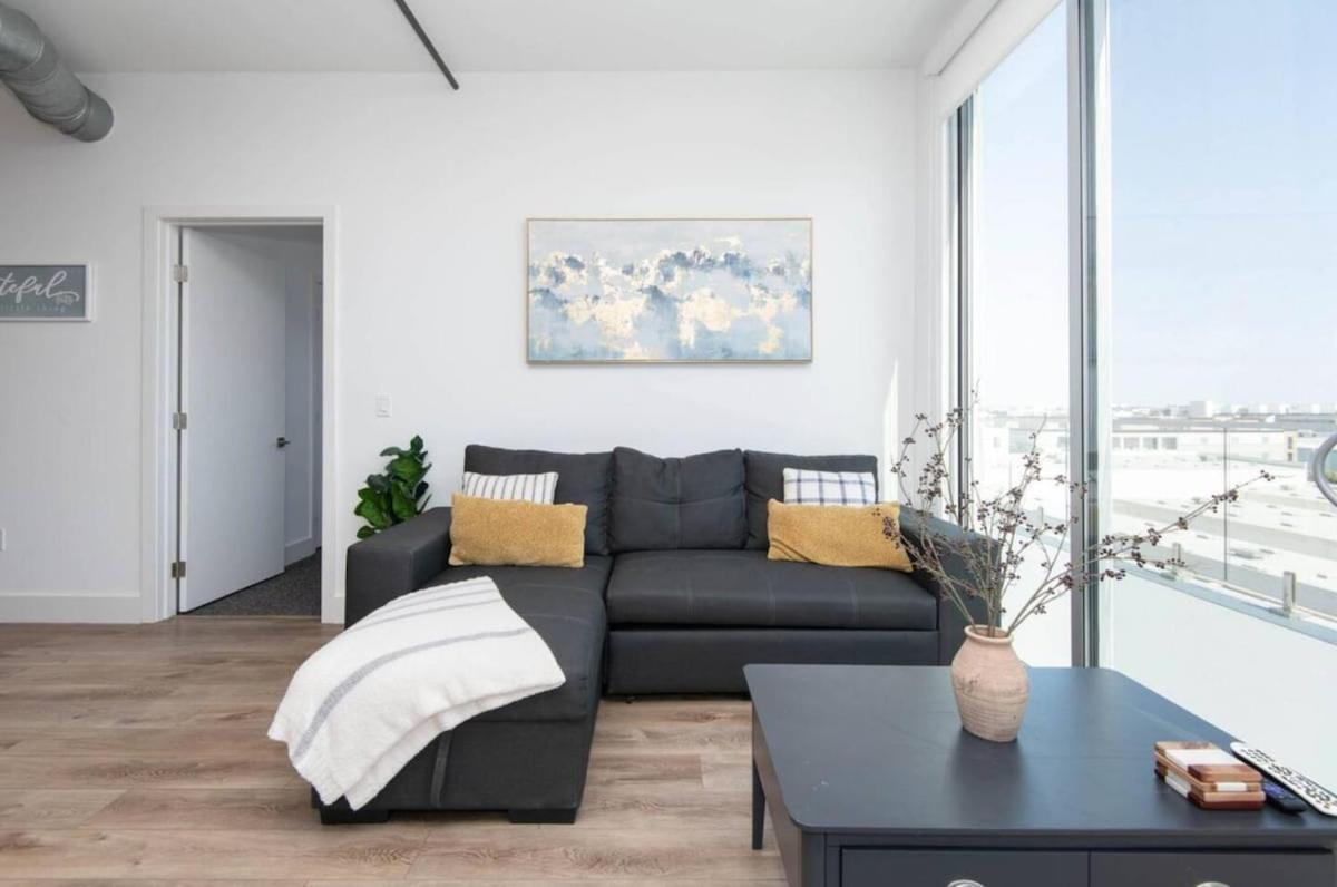 Apartment Spacious 2 Bedroom Penthouse With Patio And Amazing Views In Venice And Marina Del Rey Los Angeles