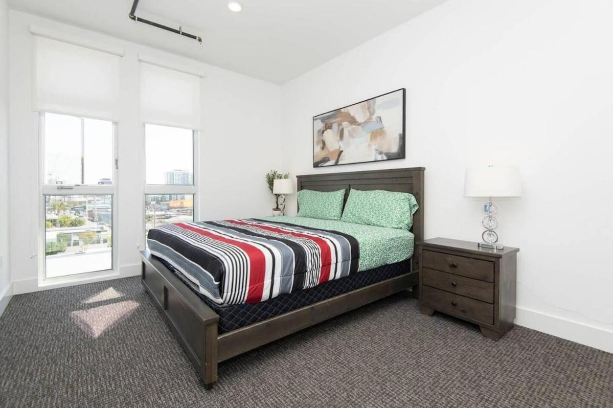 Spacious 2 Bedroom Penthouse With Patio And Amazing Views In Venice And Marina Del Rey *
