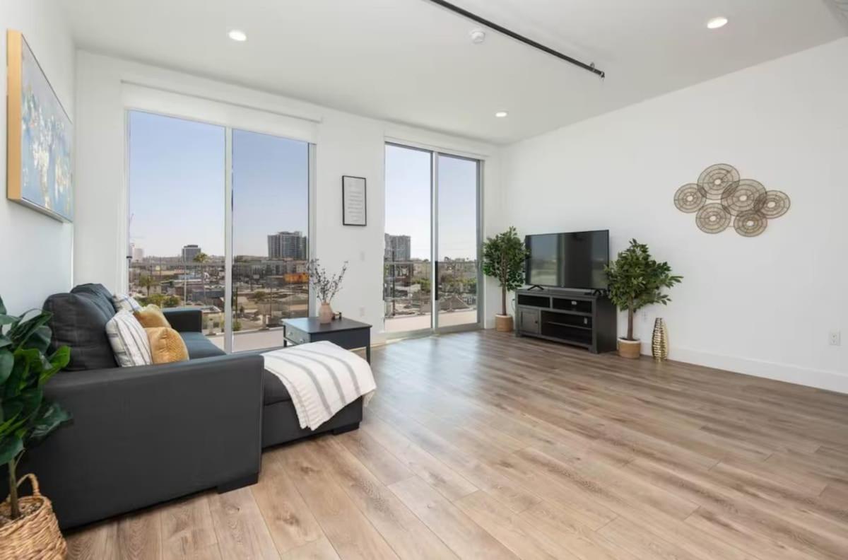 Spacious 2 Bedroom Penthouse With Patio And Amazing Views In Venice And Marina Del Rey Apartment Los Angeles